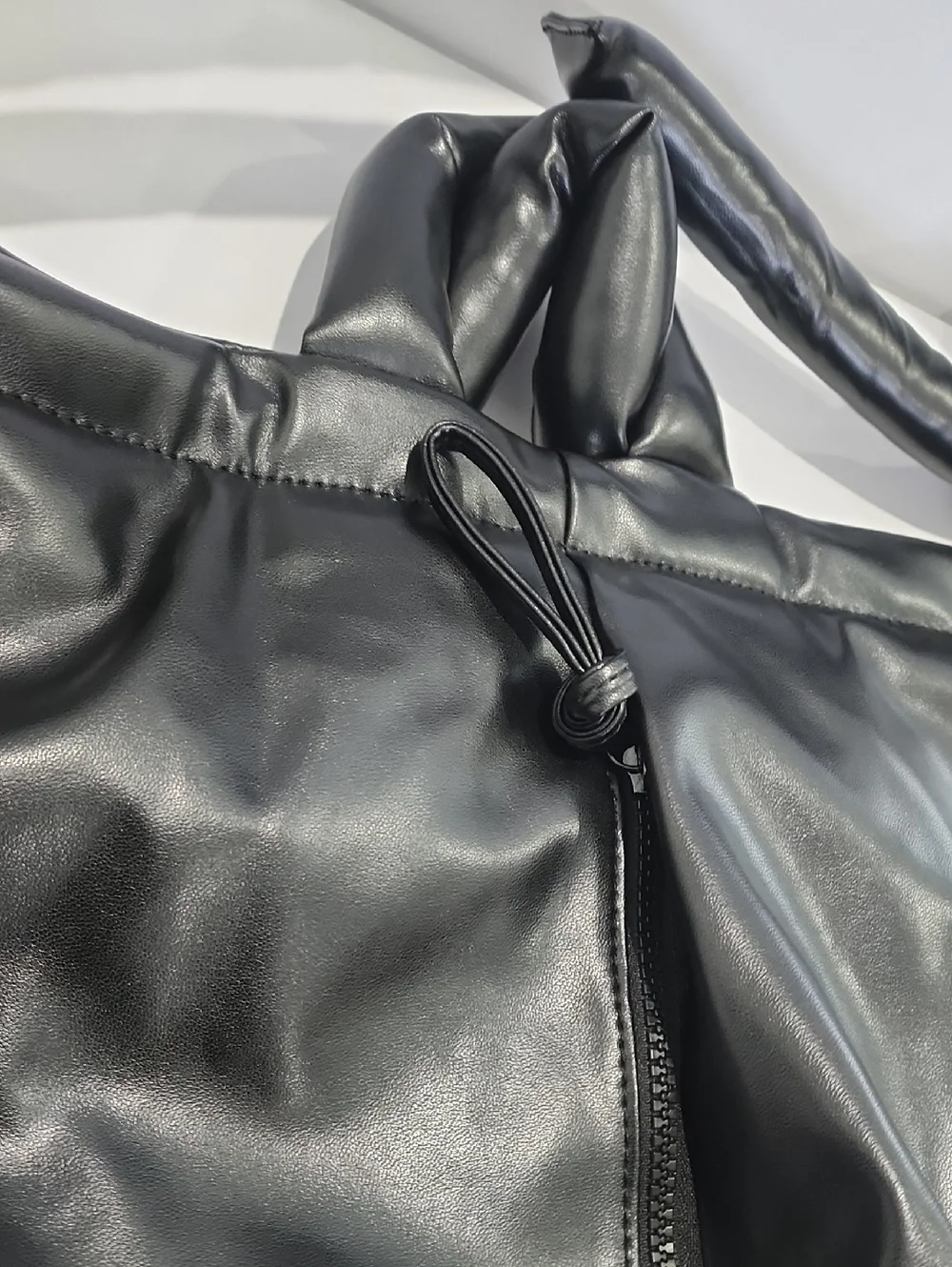 Olend Ona Vegan Leather Tote Bag - Picture 5 of 10